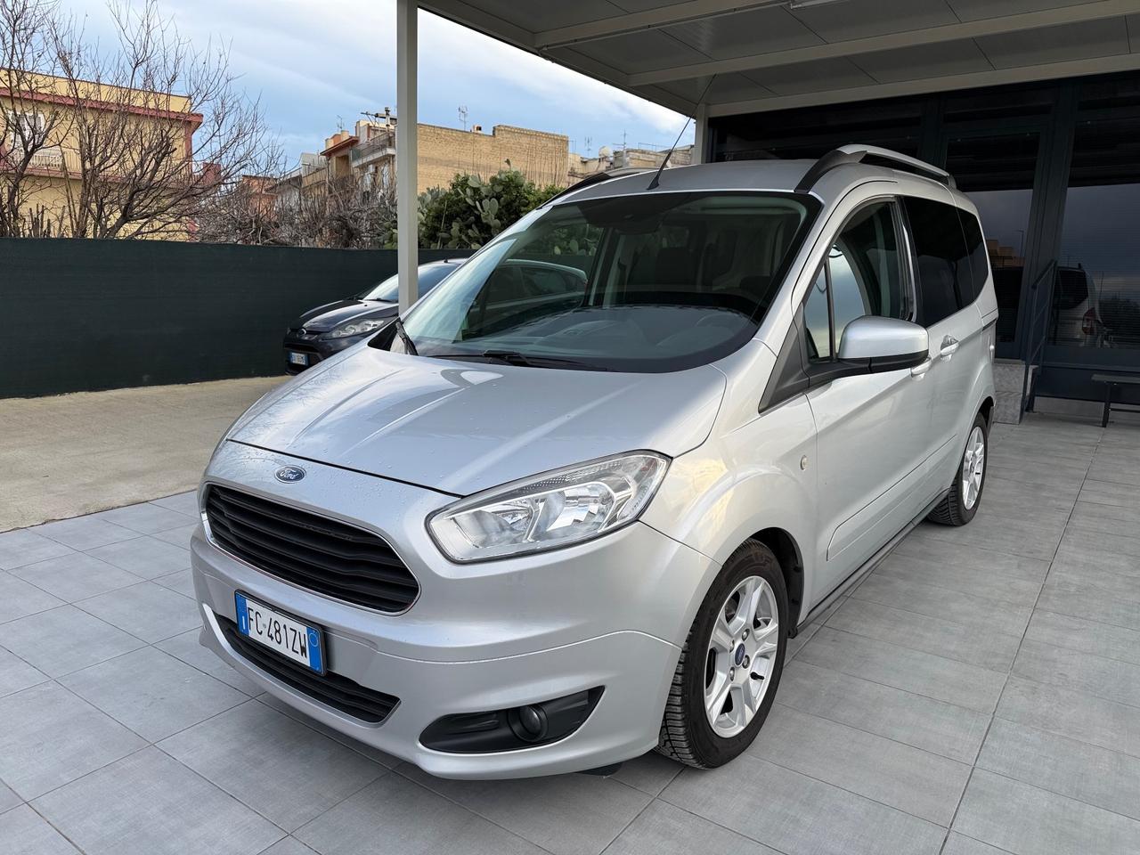 Ford Tourneo Courier 1.5 TDCI 75 CV Titanium