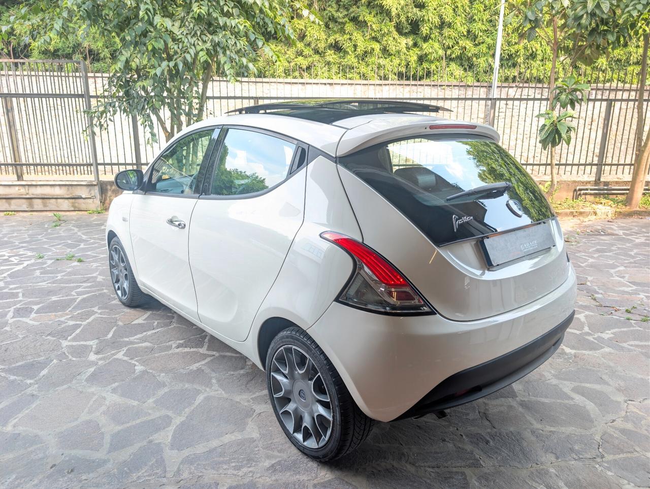 Lancia Ypsilon 1.2 69 CV 5 porte GPL Ecochic Platinum