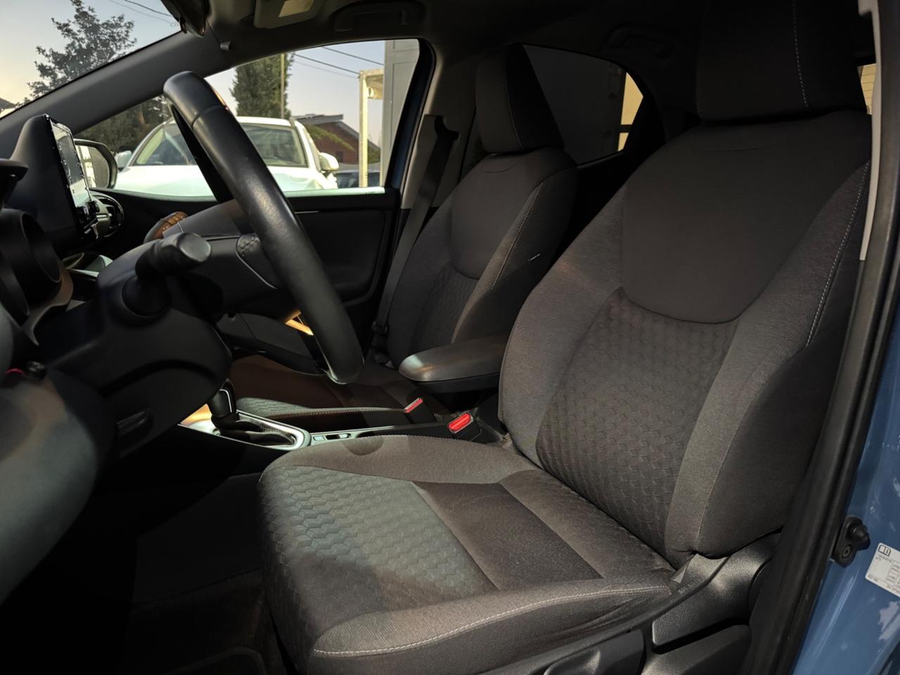 Toyota Yaris 1.5 Hybrid PROMO! FULL LED!