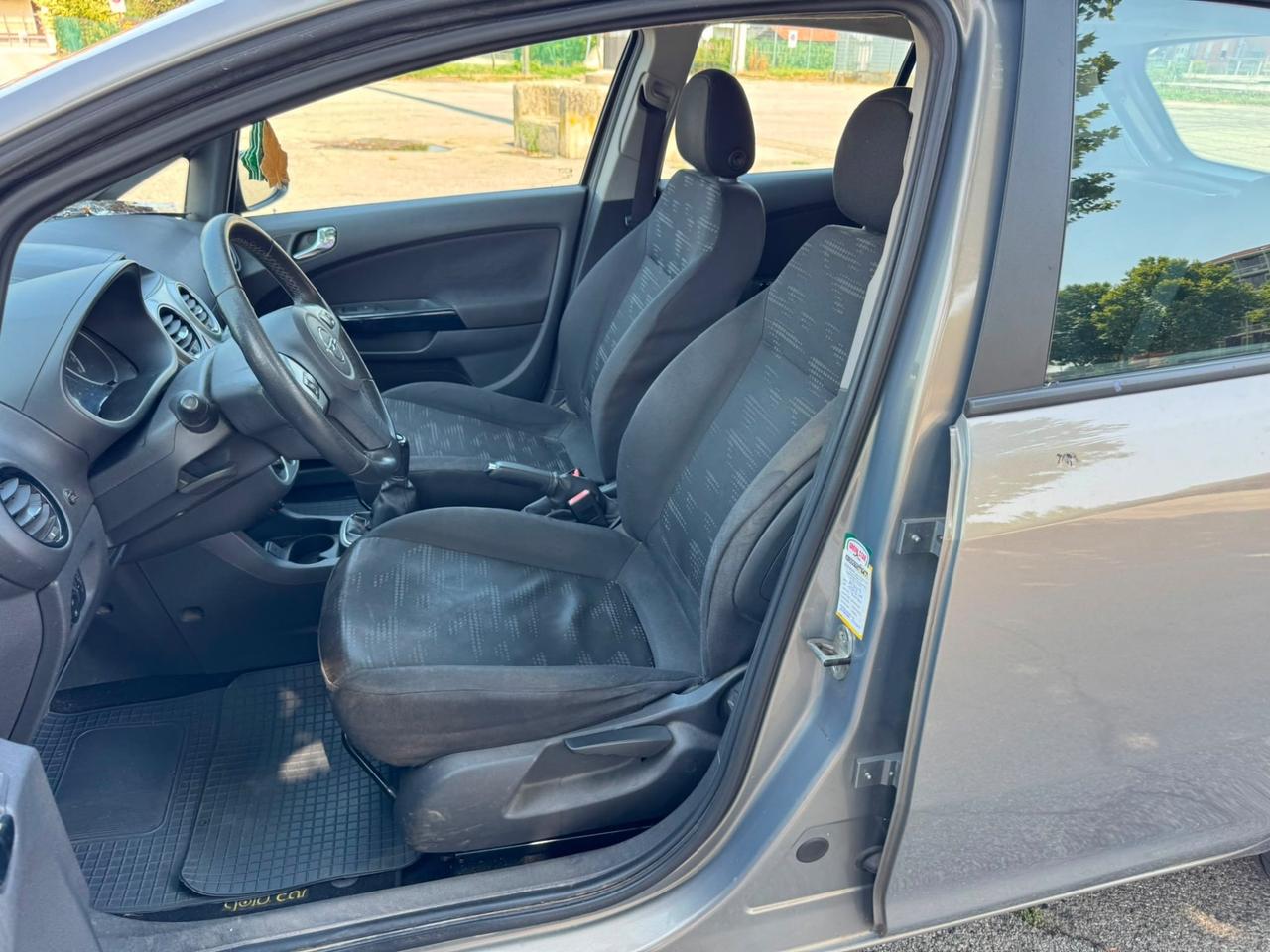 Opel Corsa 1.2 5 porte Cosmo