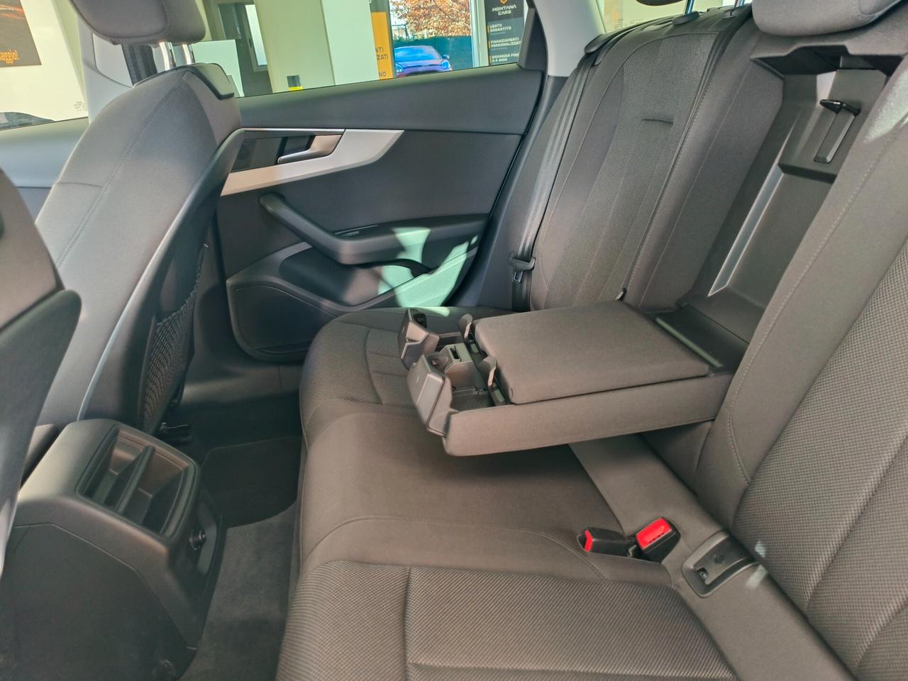 Audi A4 Avant 30 TDI/136 CV S tronic Business