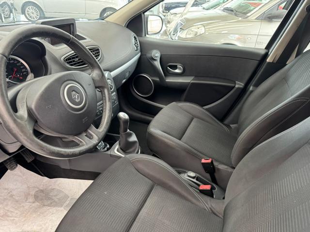 RENAULT Clio 1.2 16V SporTour Dynamique