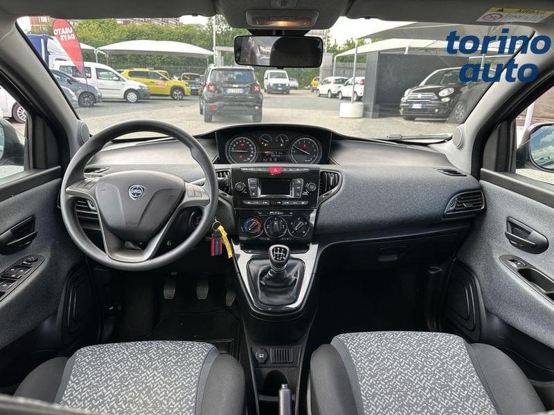 Lancia Ypsilon 1.0 FireFly 5 porte S&S Hybrid Silver