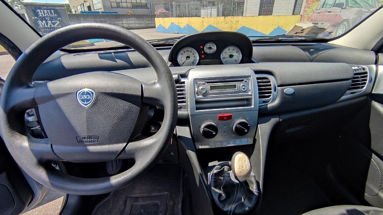 Lancia Ypsilon 1.2 soli 62000km NEOPATENTATI - 2009