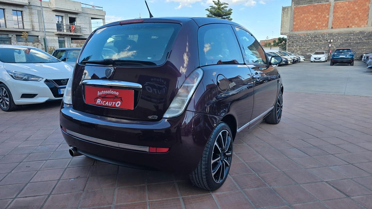 Lancia Ypsilon 1.2 Oro Bianco