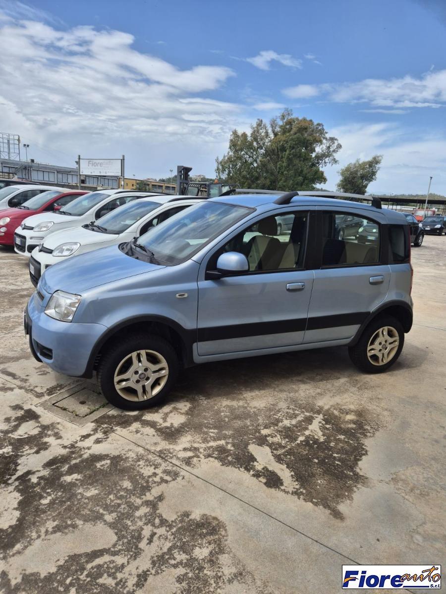 FIAT - Panda - 1.3 MJT 16V DPF 4x4 Climbing