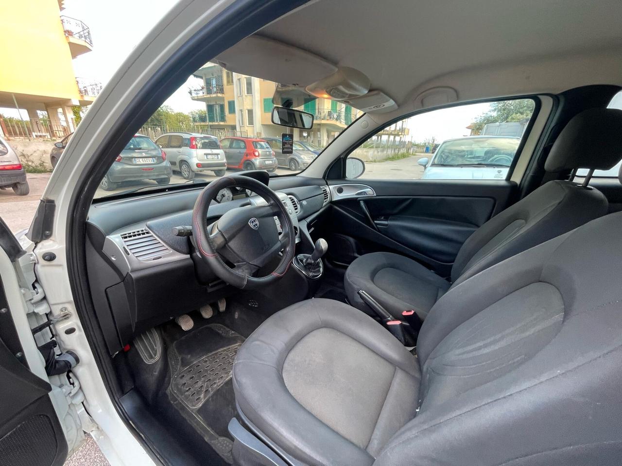 Lancia Ypsilon 1.3 MJT 75 CV Elle