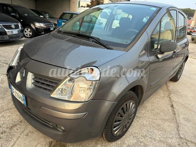 RENAULT Modus 1.2 16V Saint Tropez