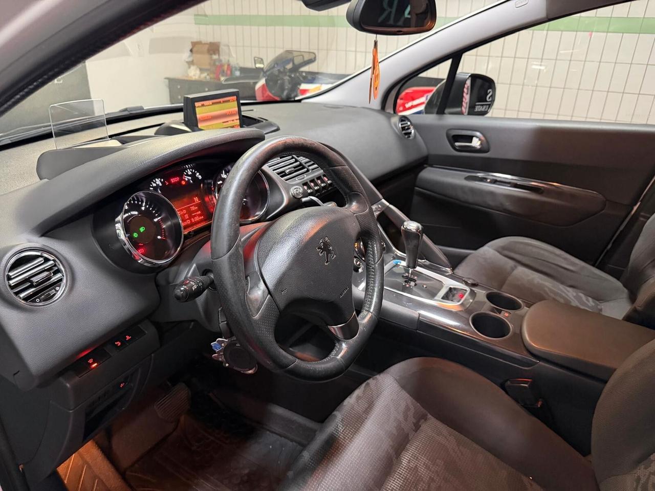 Peugeot 3008 1.6 e-HDi 112CV cambio robotizzato S.&S. Business