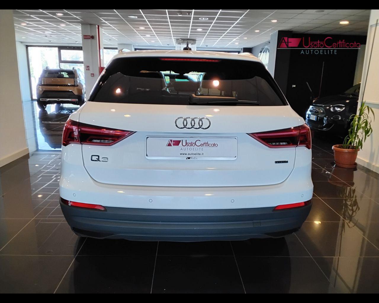 AUDI Q3 35 TDI quattro S tronic Business