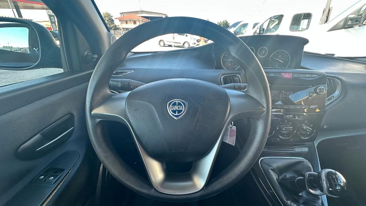 Lancia Ypsilon 1.2 69 CV 5 porte S&S Silver