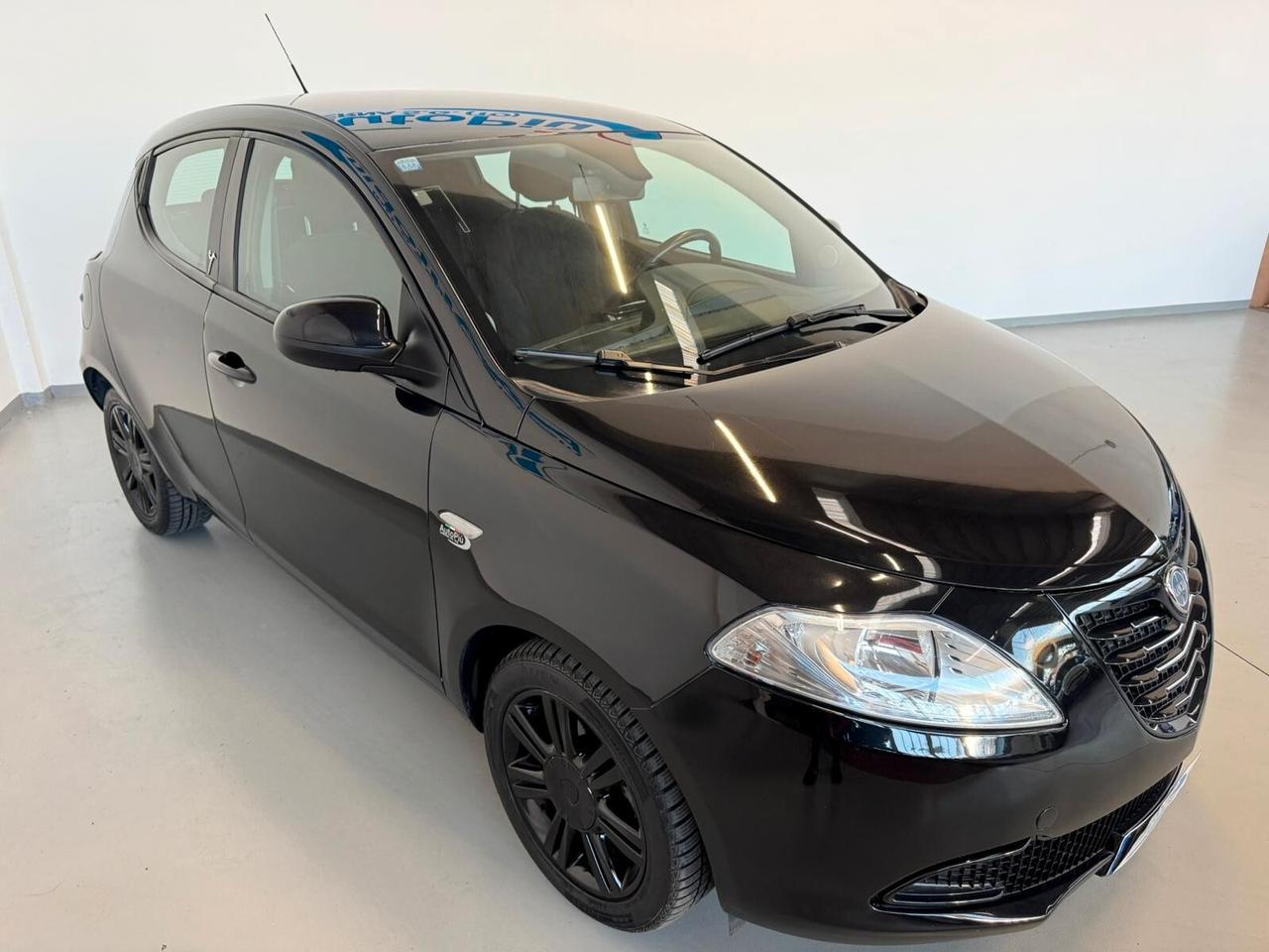 Lancia Ypsilon 1.2 69 CV 5 porte S&S 5 posti