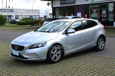 VOLVO V40 D2 1.6 Powershift Momentum