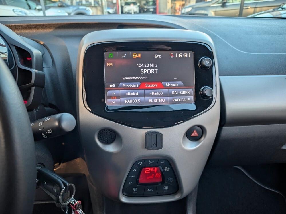 Toyota Aygo 1.0 5P X-PLAY EURO 6 OK NEOPATENTATI