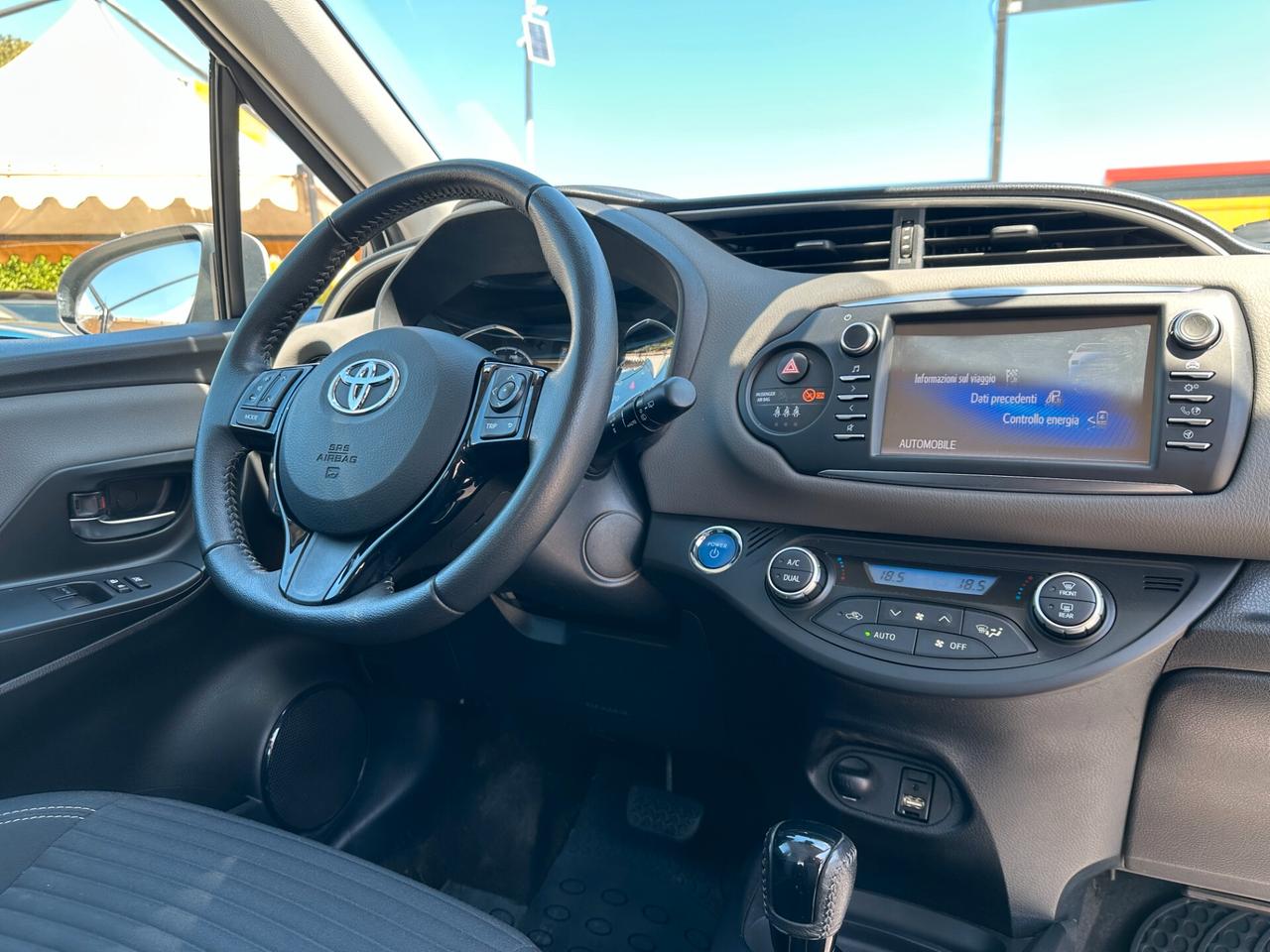 TOYOTA Yaris 1.5 Hybrid 5 porte Business