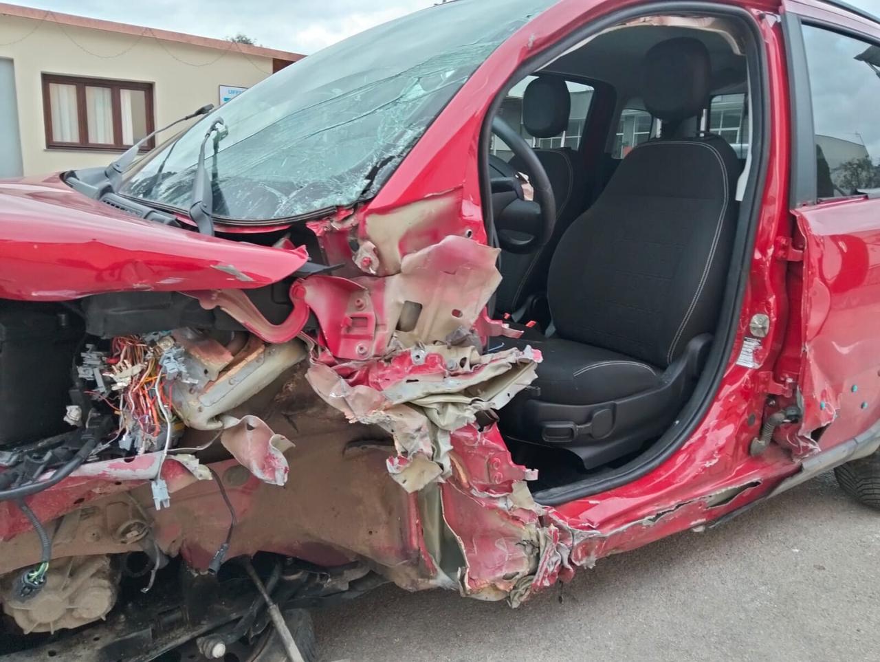 Fiat Panda 1.0 Hybrid Cross 2023 SINISTRATA