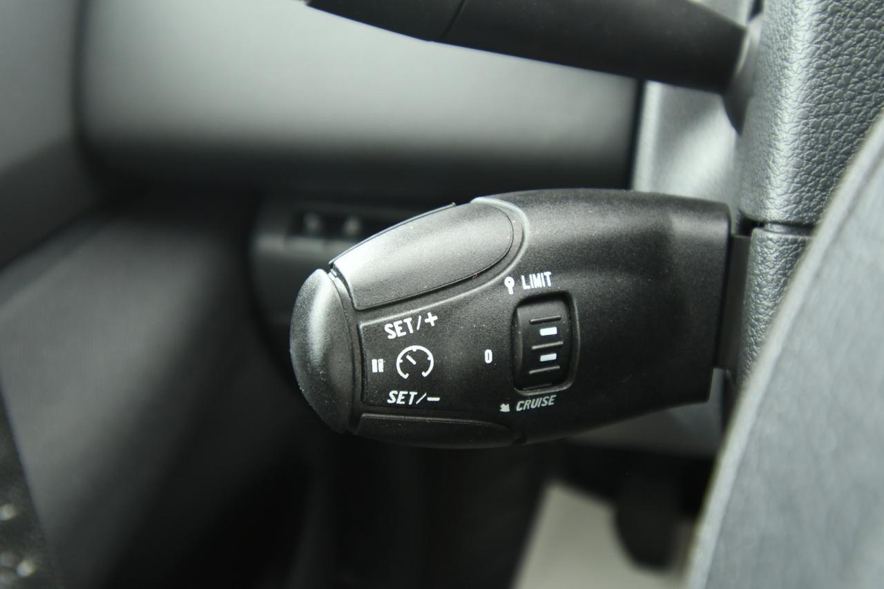 PEUGEOT 5008 1.6 hdi 8v Active 115cv COMMERCIANTI+7 POSTI