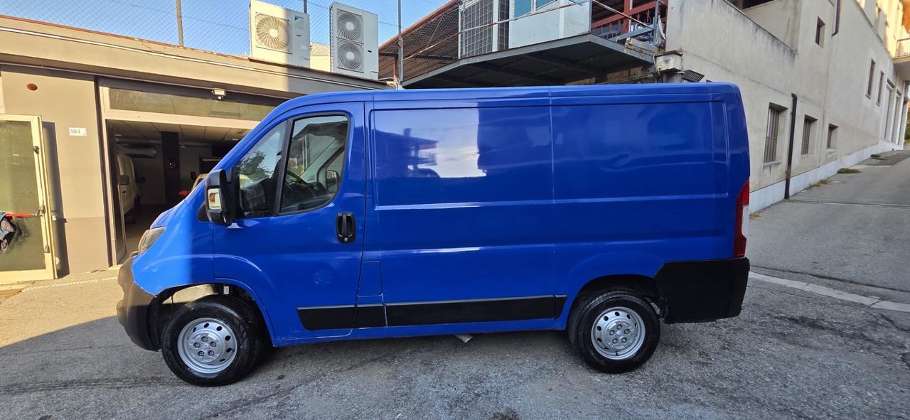 Peugeot Boxer 330 2.2 BlueHDi 140 S&S PC-TN Furgone