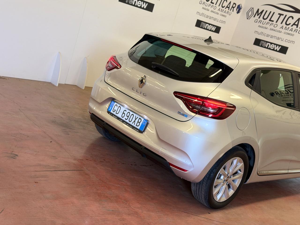 Renault Clio Full Hybrid E-Tech 140 CV Zen solo 14.000 km