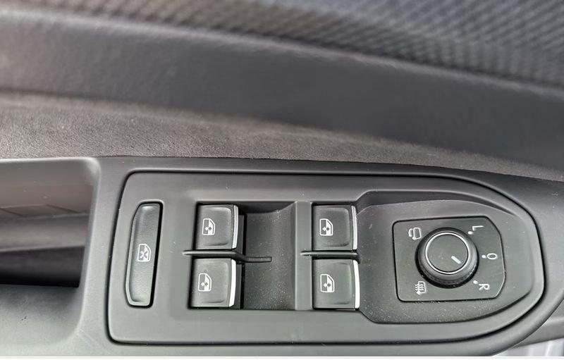 Volkswagen Golf 1.5 TSI ACT 110kW R-LINE CAMERA LED NAVI