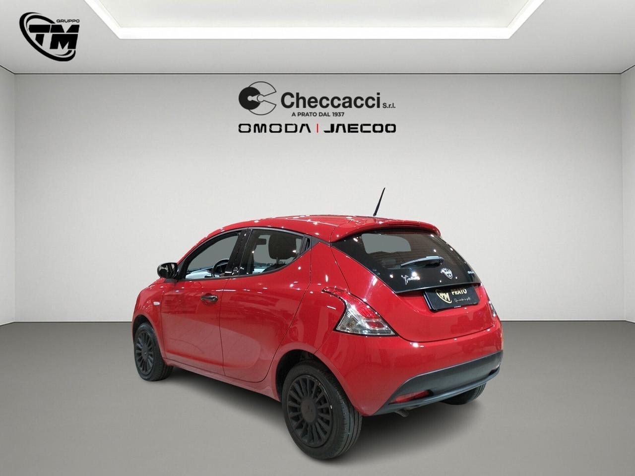 Lancia Ypsilon 1.0 FireFly 5 porte S&S Hybrid Ecochic Silver