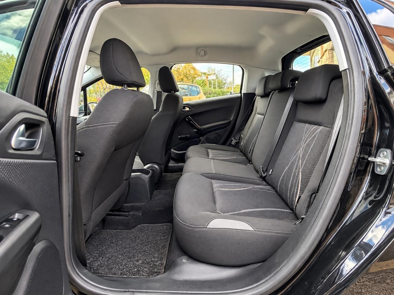 Peugeot 208 1.2 VTi 82 CV 5 porte Allure