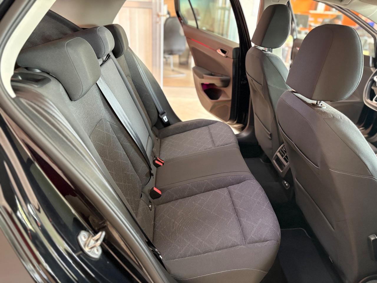 Volkswagen Golf 1.0 110 cv TSI EVO Life permute finanziamenti