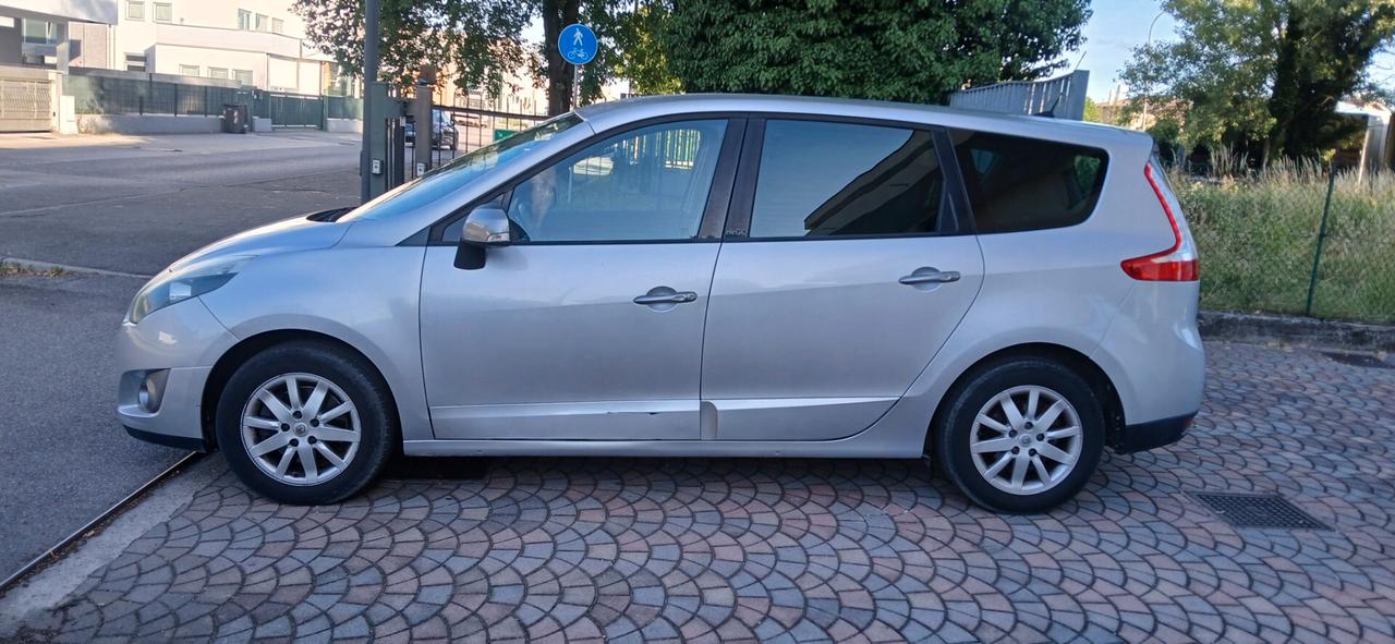 Renault Gran Scenic 7 posti neopatentati