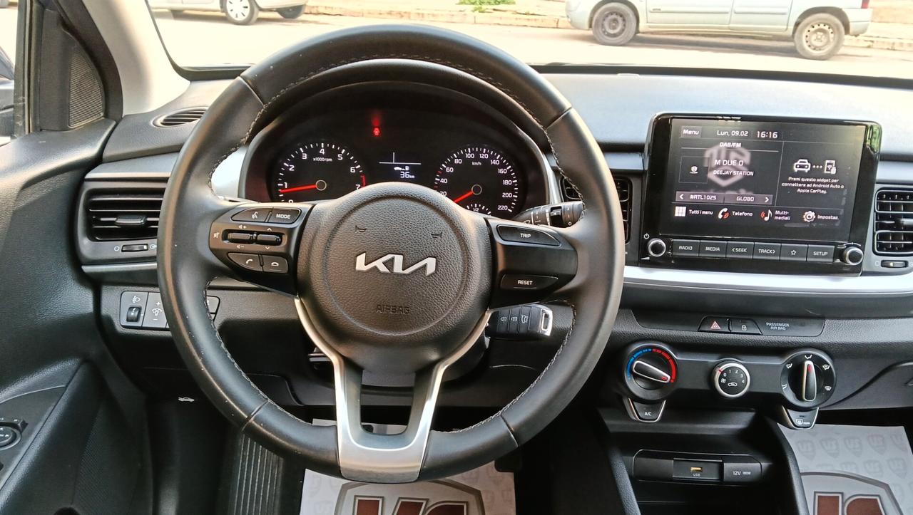 KIA STONIC 1.2 BENZ-RETROC-PREZZO PROMO!