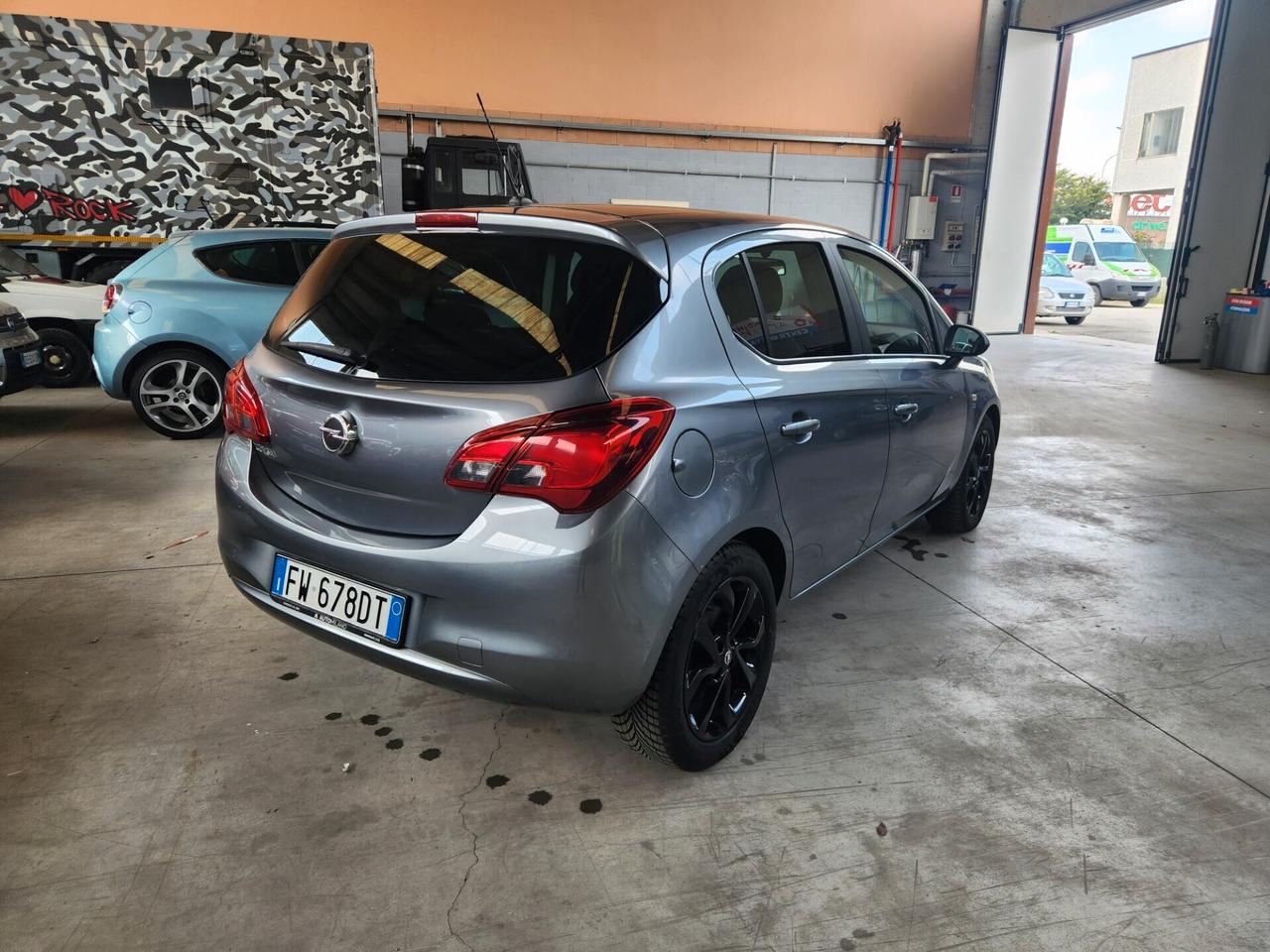 Opel Corsa 1.2 Benz 5p B-color