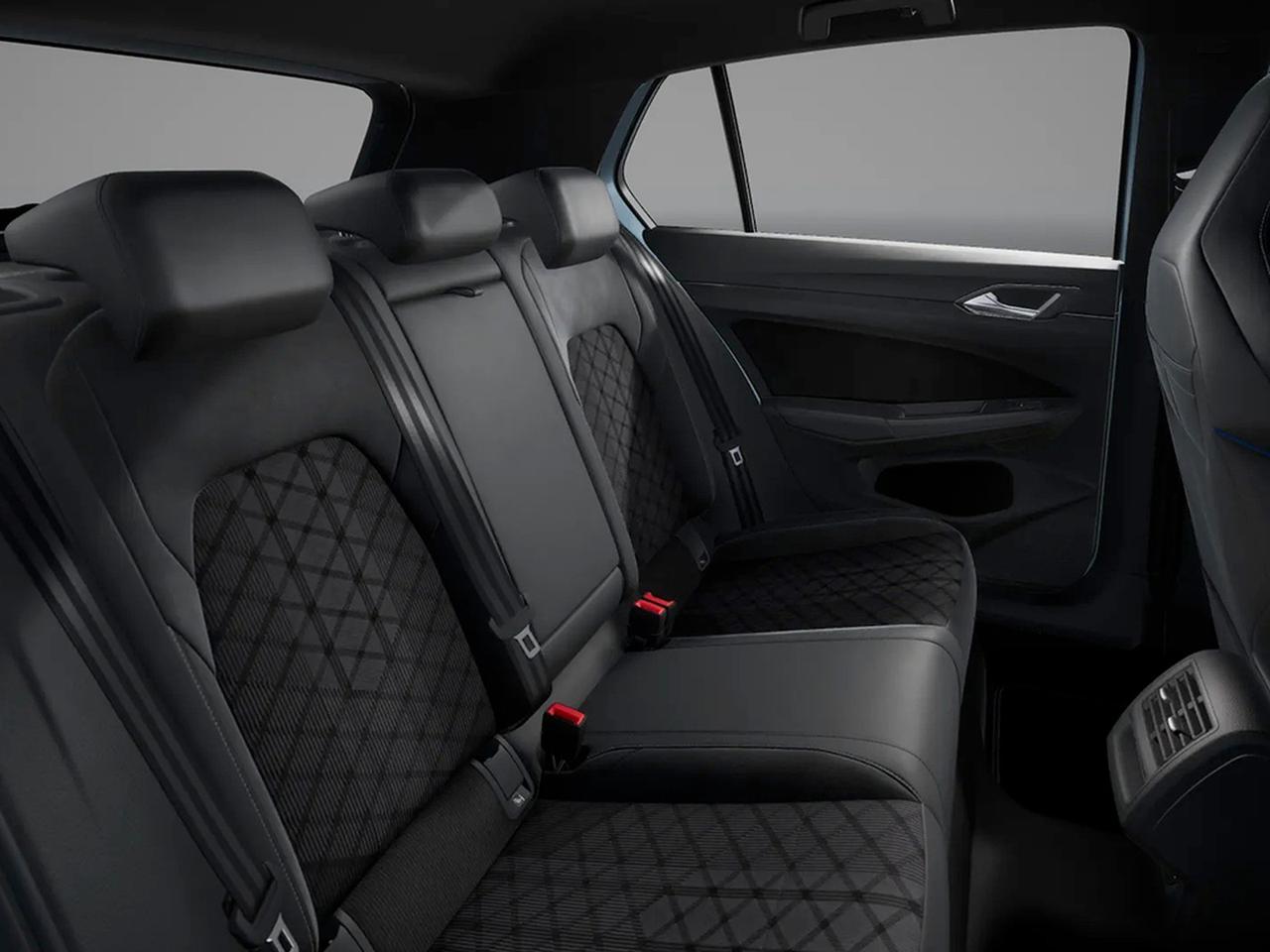Volkswagen Golf 1.5 etsi r-line plus 150cv dsg