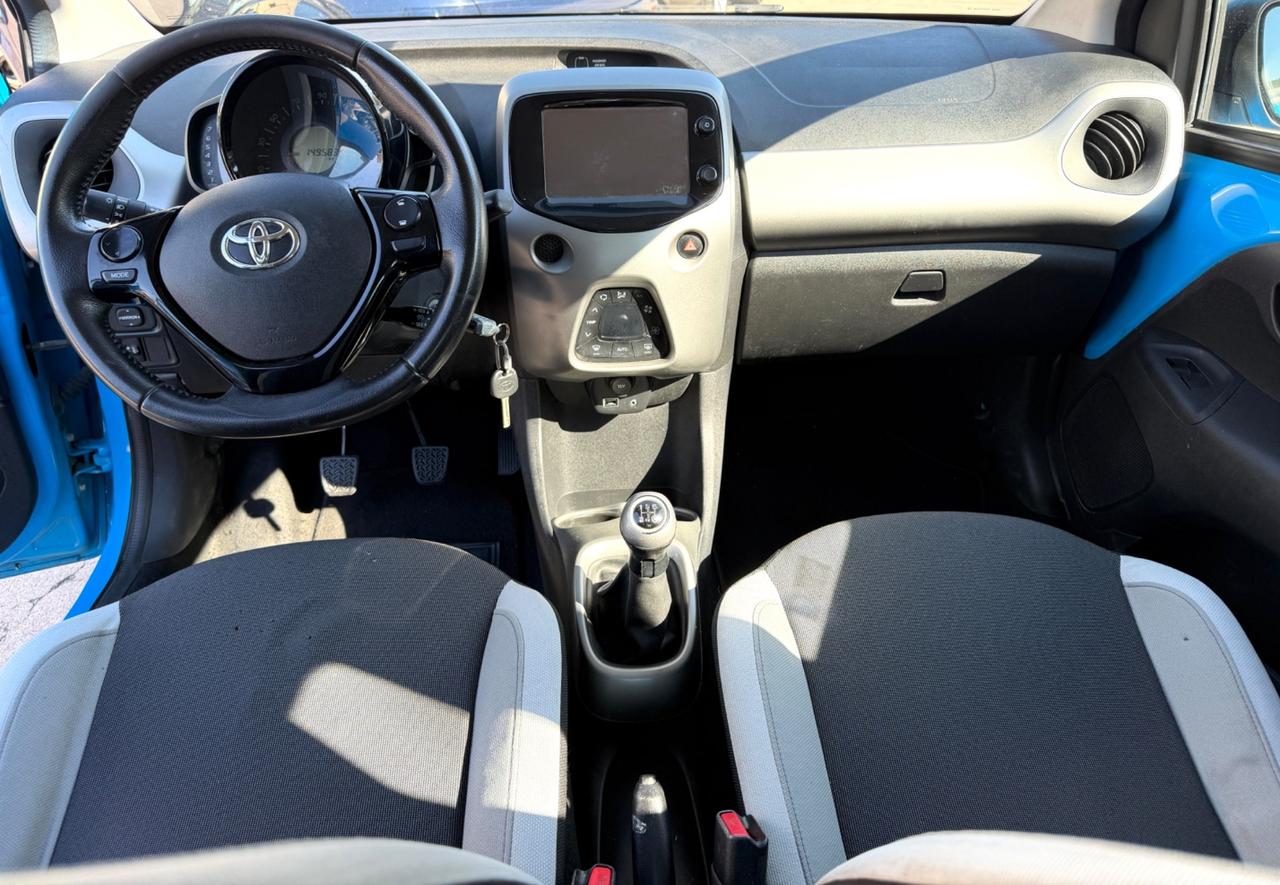 Toyota Aygo 1.0 VVT-i 69 CV 5 porte x-cool
