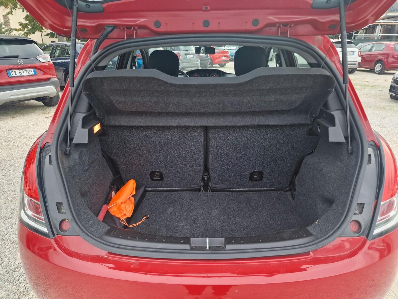 Lancia Ypsilon 1.2 69 CV 5 porte Elefantino