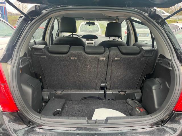 TOYOTA Yaris 1.0 5 porte