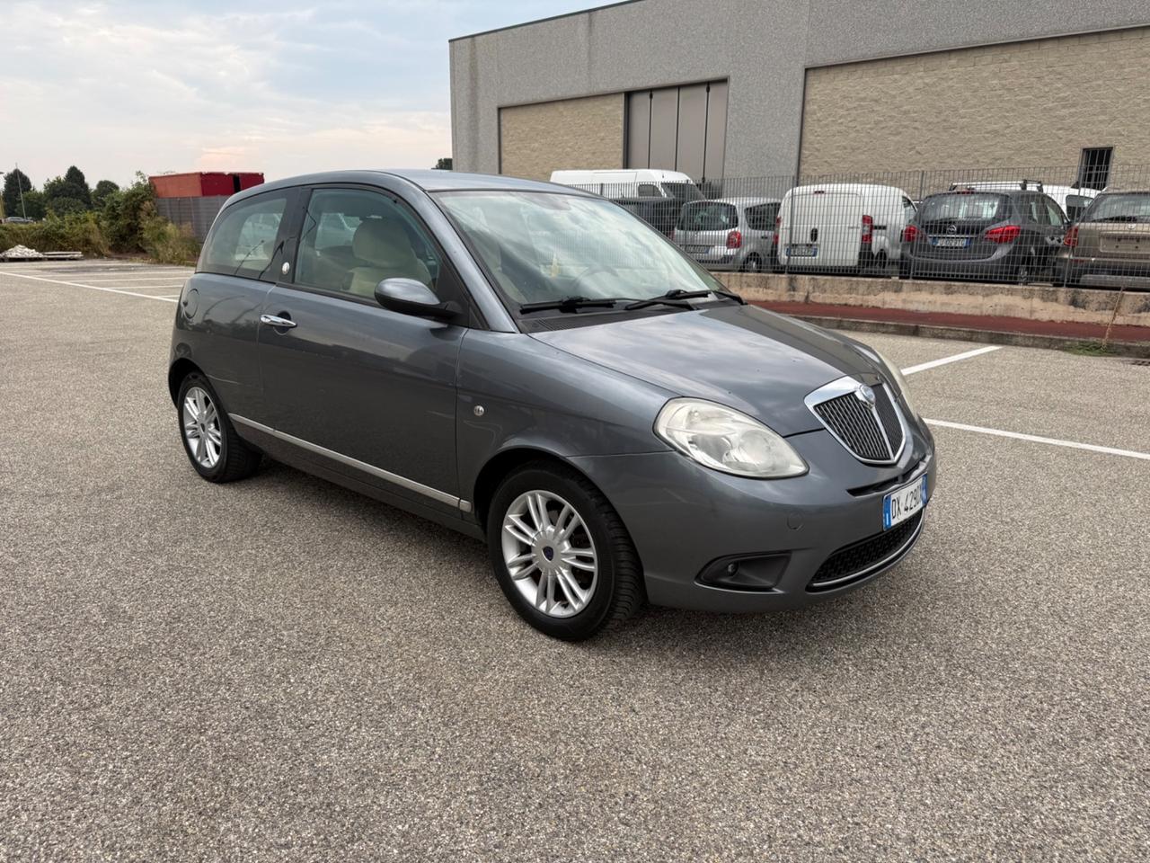 Lancia Ypsilon 1.4 Platino Ecochic GPL