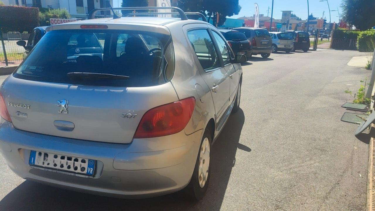 Peugeot 307 1.4 16V 5p. XR Plus