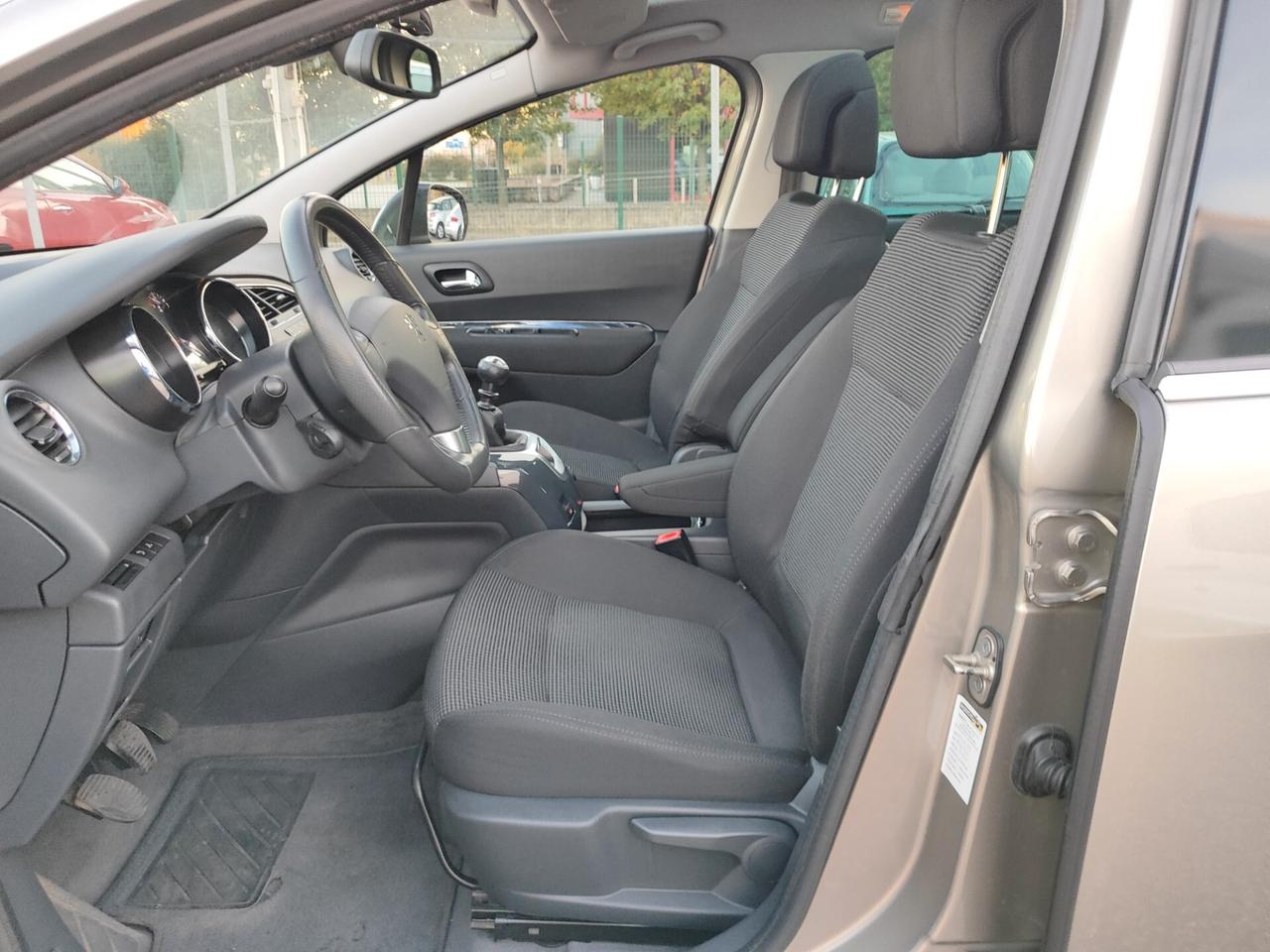 Peugeot 5008 2.0 HDi 150CV Business