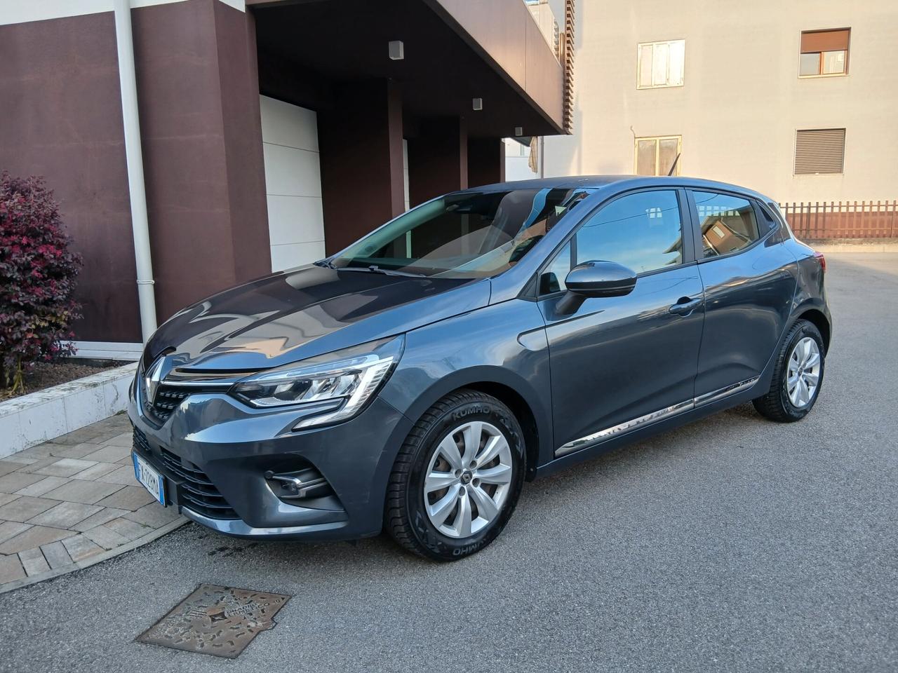 Renault Clio TCe 100 CV 5 porte Zen UNICO proprietario tua con € 164 mese