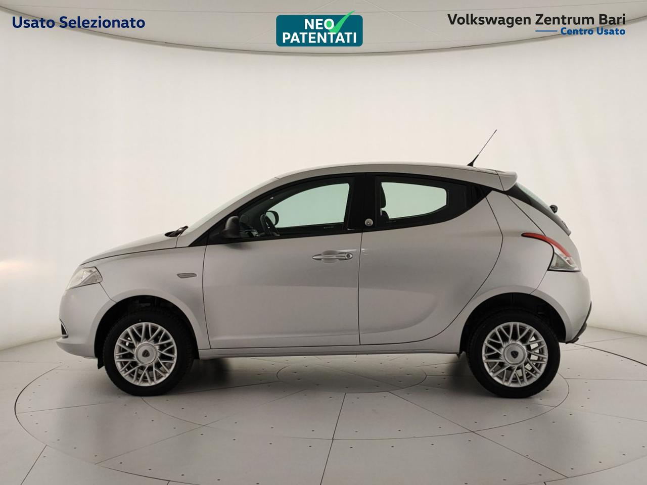Lancia Ypsilon 0.9 t.air gold ecochic metano 80cv