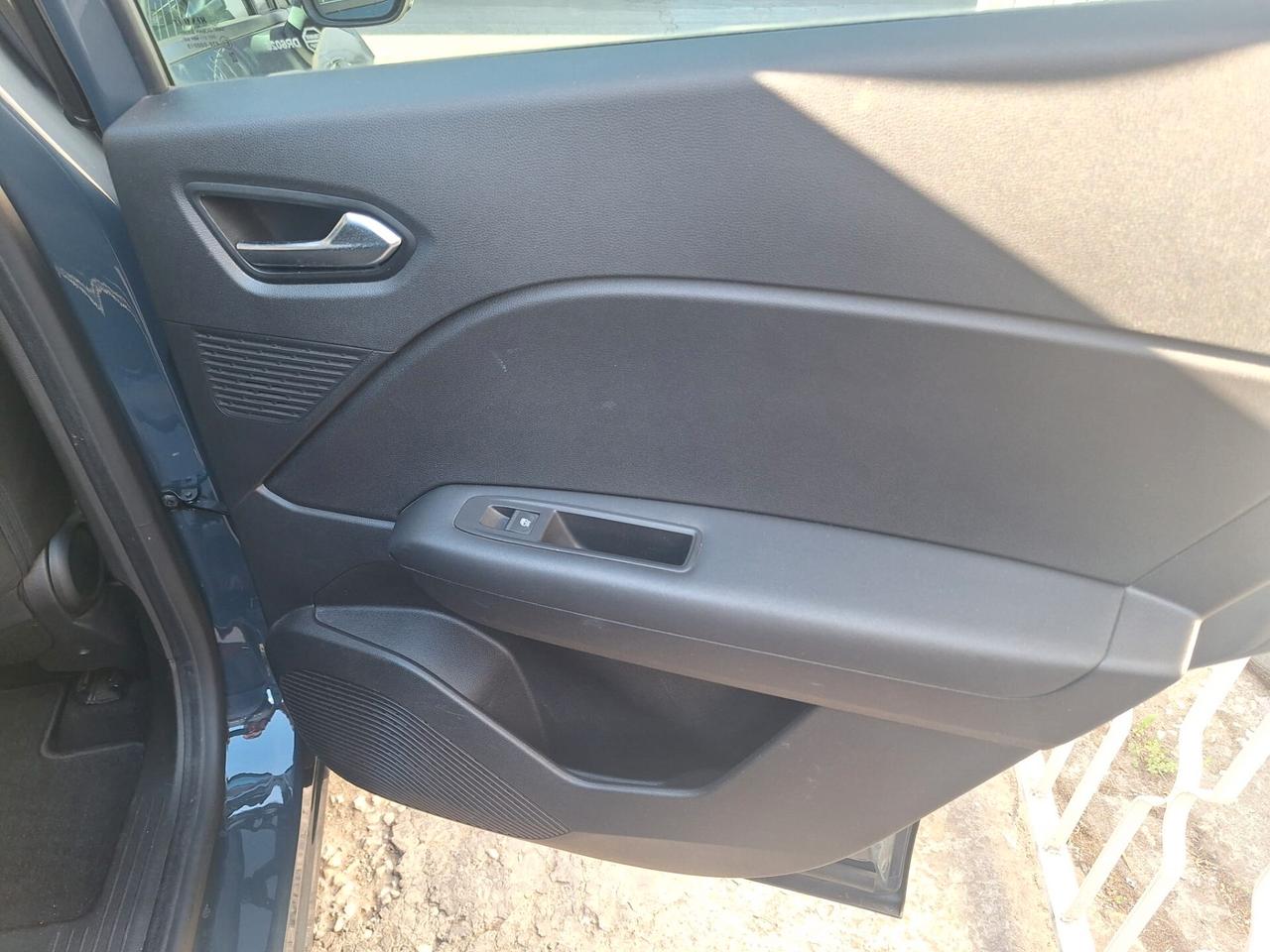 Renault Captur Mild Hybrid Intens