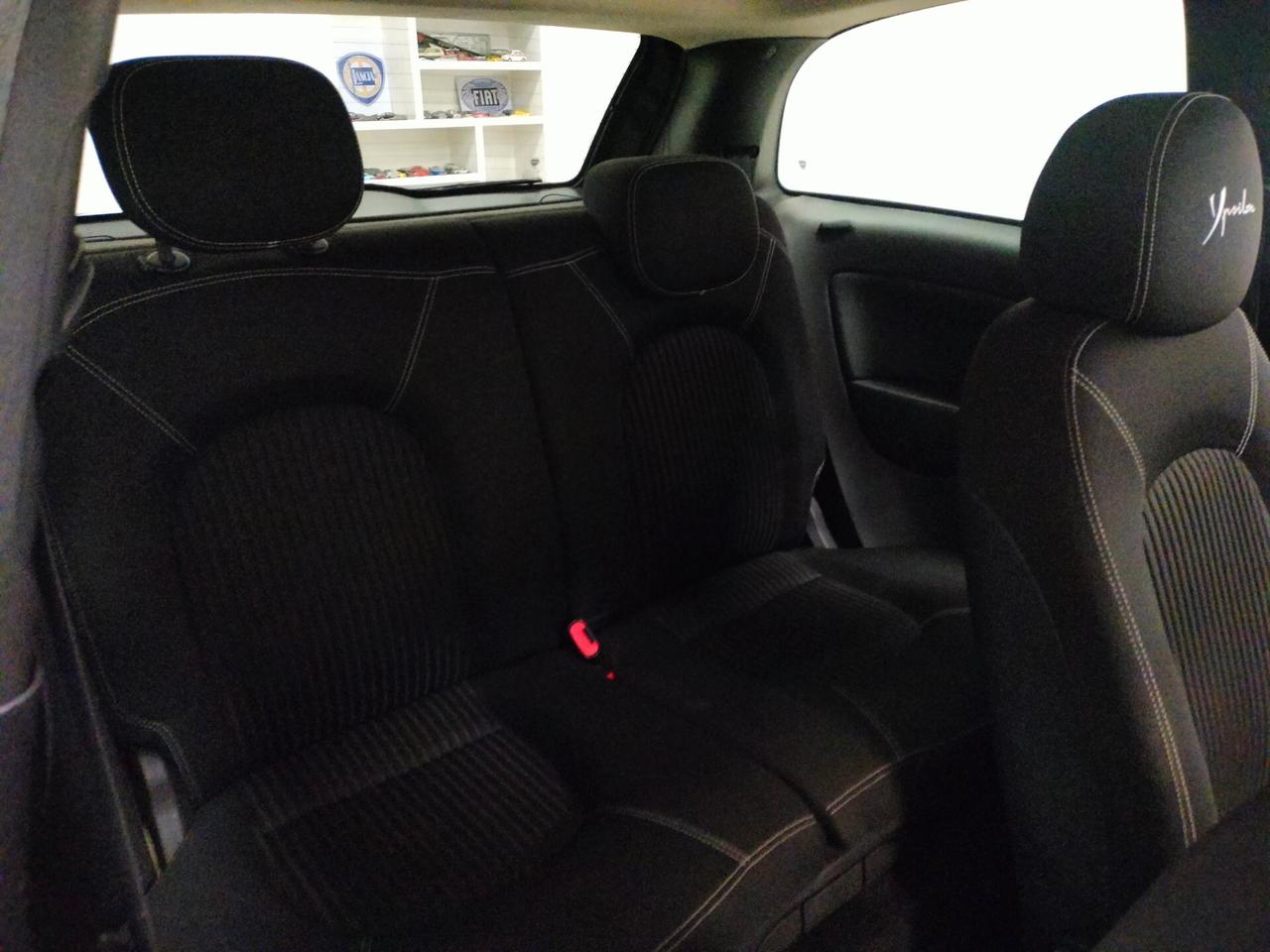 Lancia Ypsilon 1.4 16V Sport MomoDesign