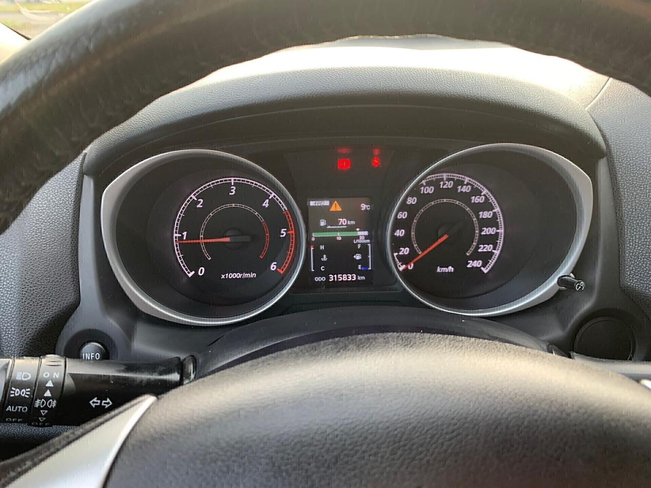 Mitsubishi Outlander 2.2 DI-D TC-SST Intense DPF