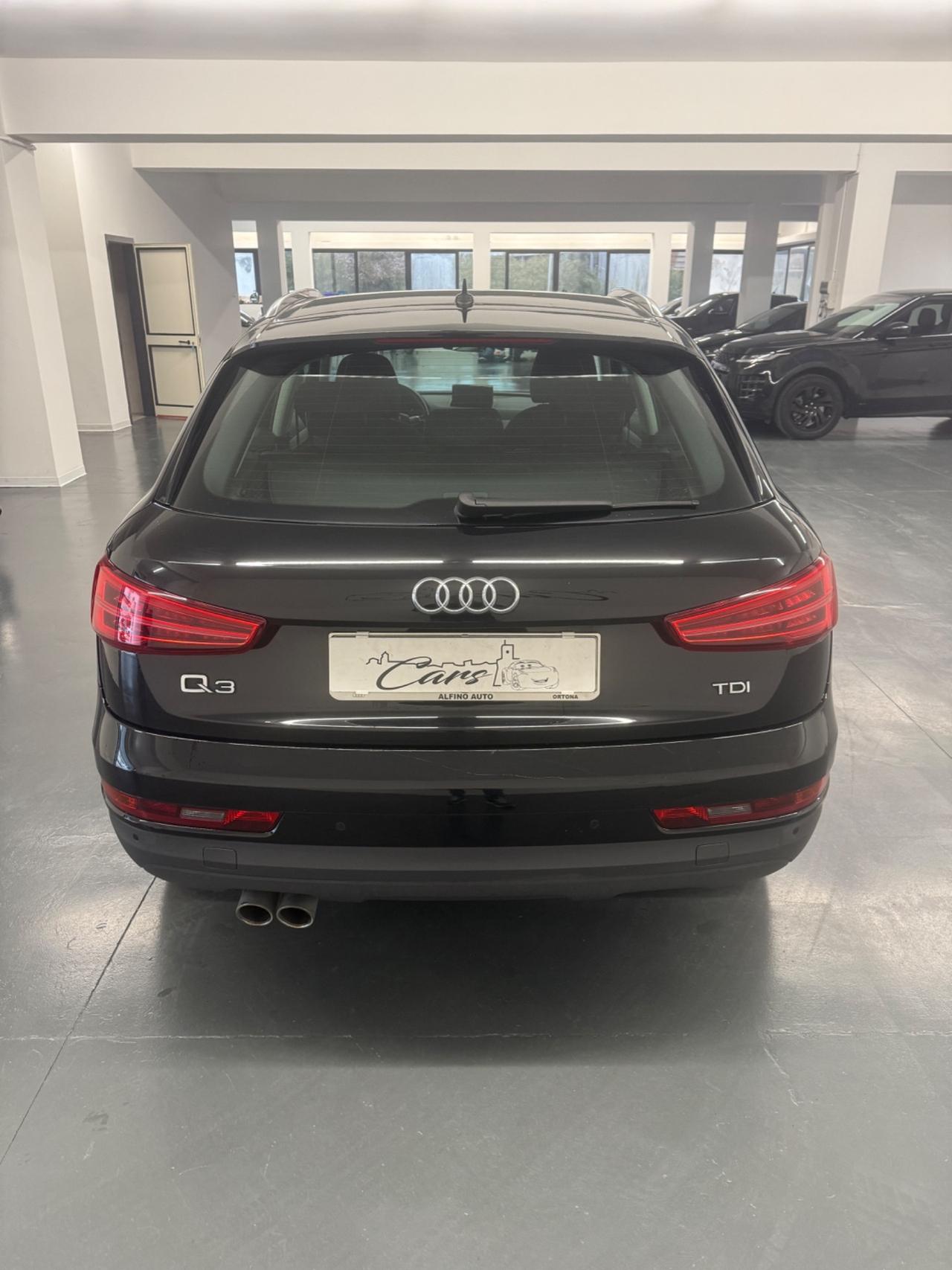 Audi Q3 2.0 TDI 120 CV Business