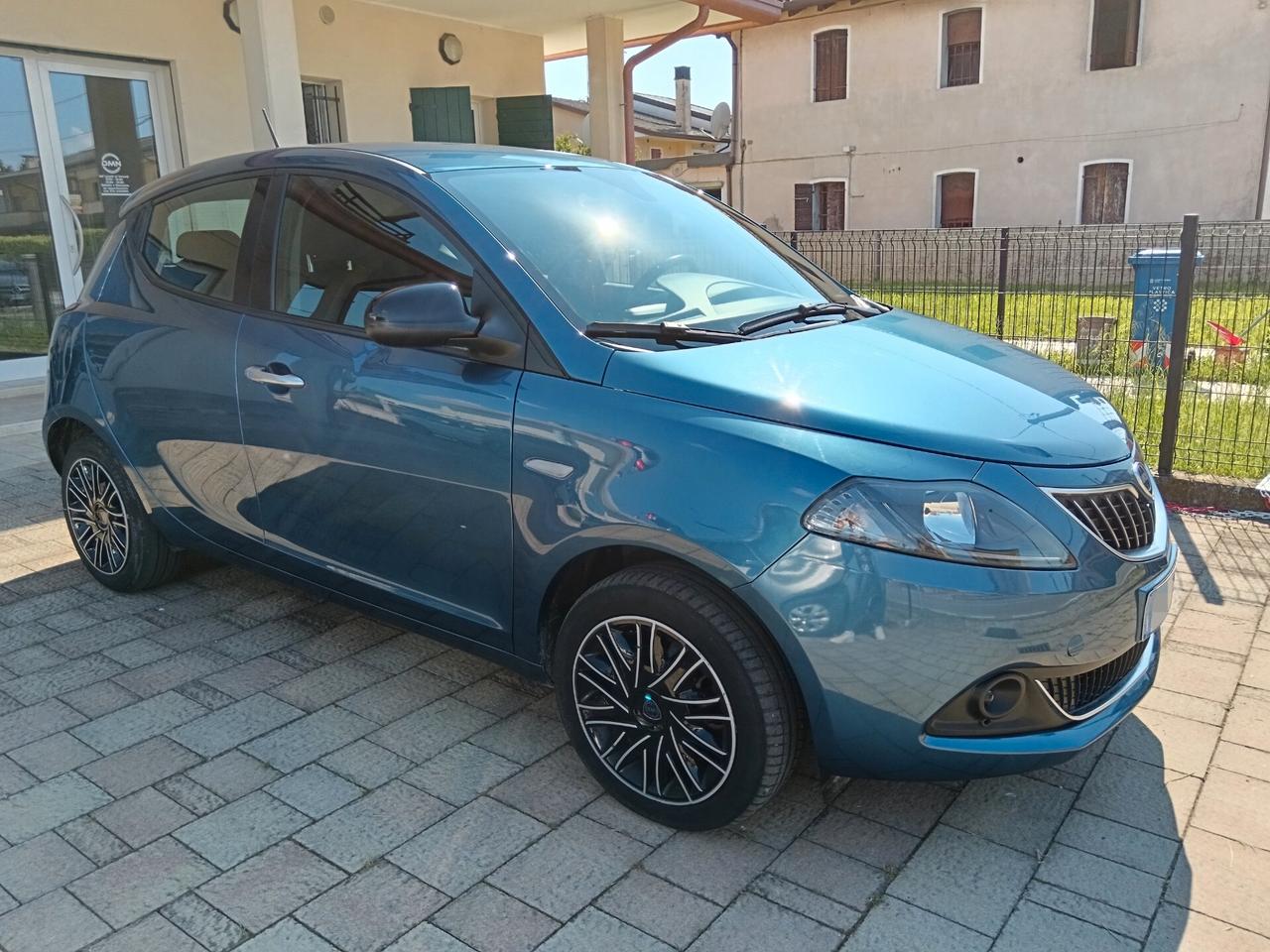 Lancia Ypsilon 1.2 69 CV 5 porte Gold