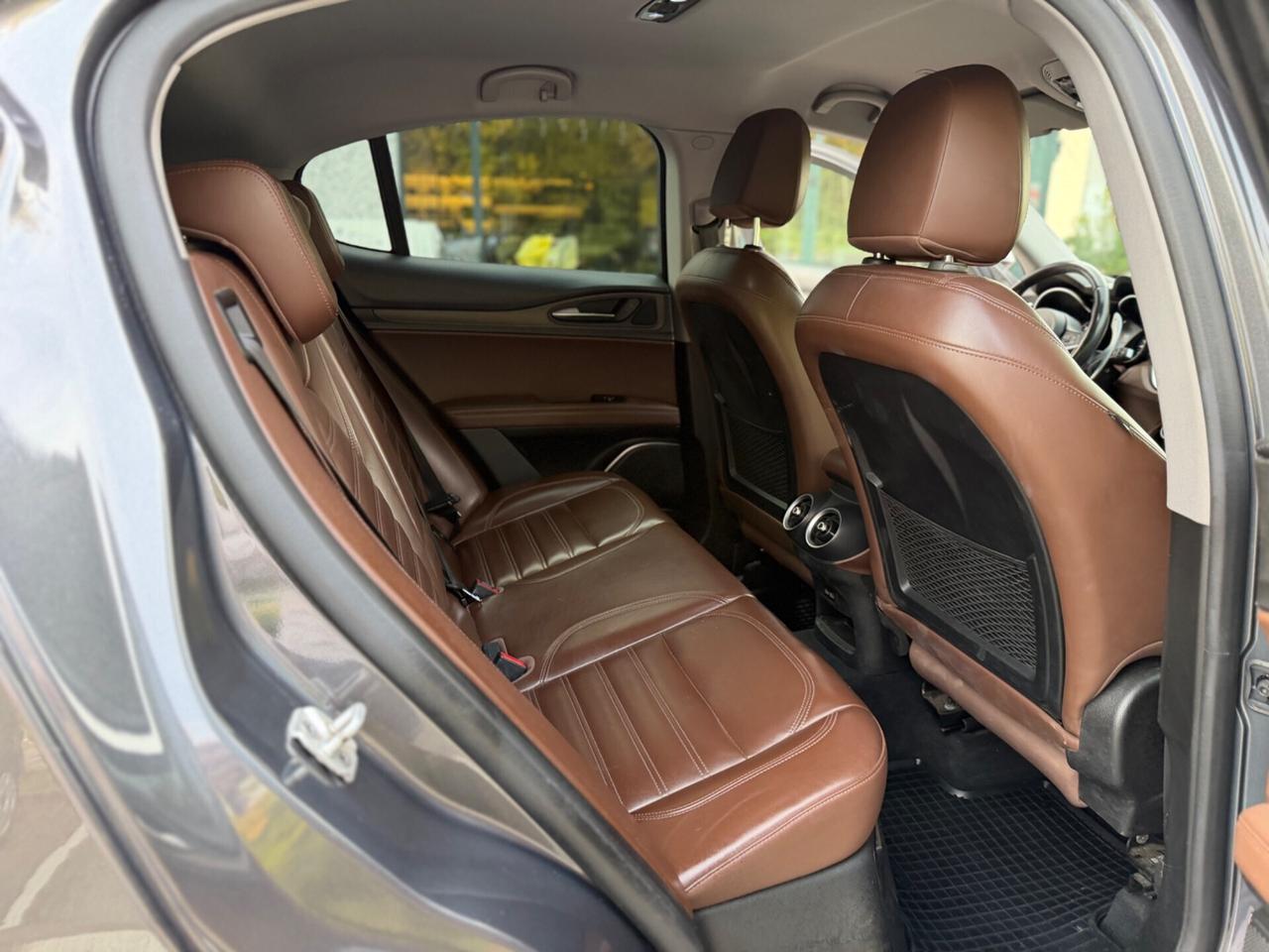 Alfa Romeo Stelvio 2.2 Turbodiesel 210 CV*Automatik*4x4*Pelle*