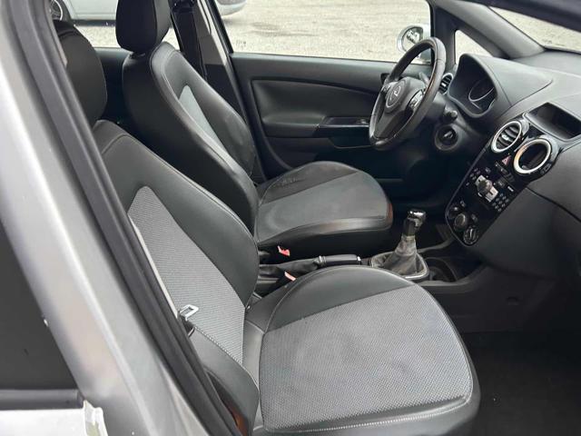 OPEL Corsa 1.2 5 porte Cosmo senza nessun lavoro da fare