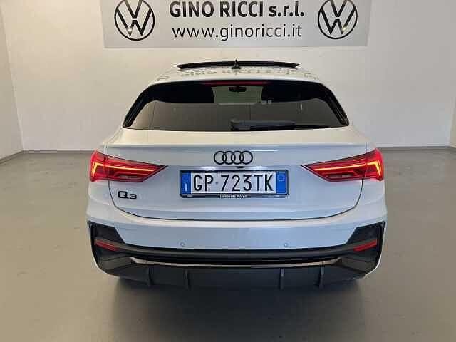 Audi Q3 SPB 35 TFSI S-tronic Identity Black