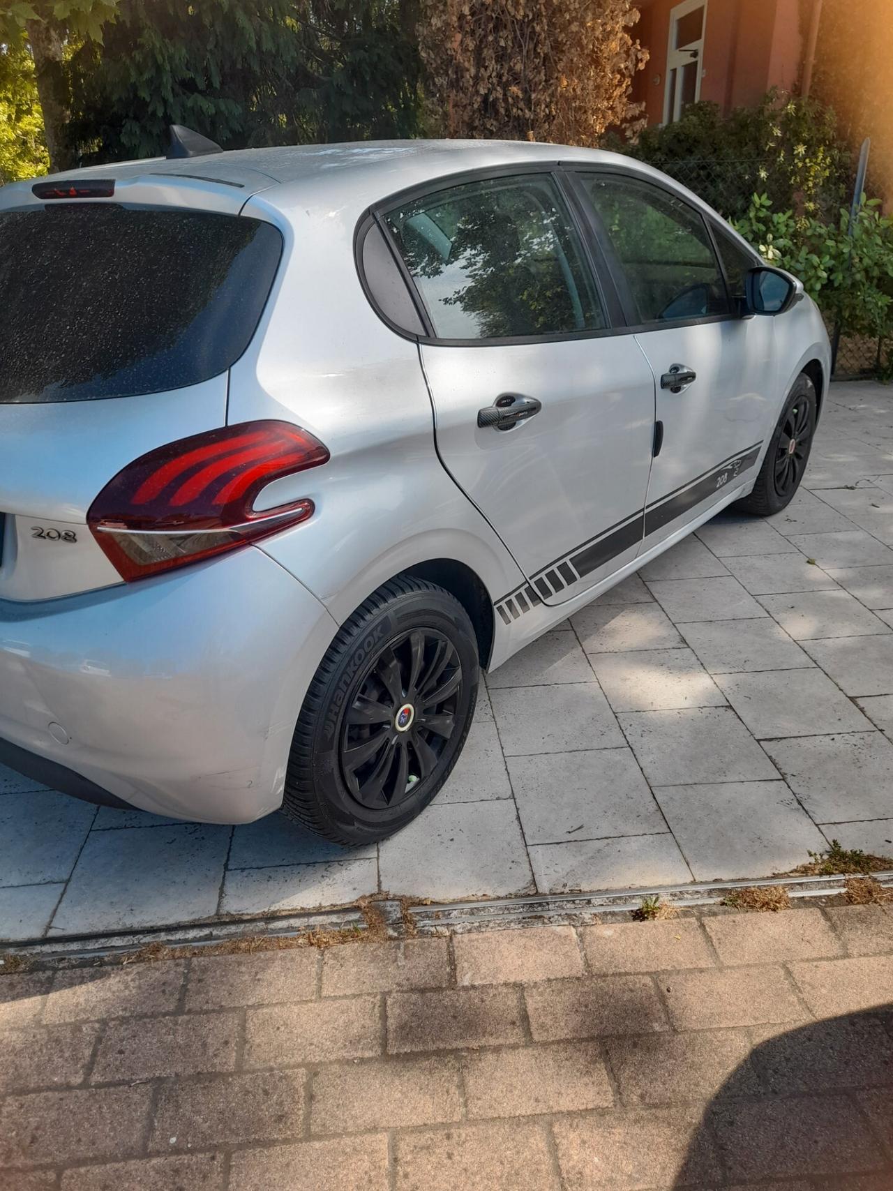 Peugeot 208 1.0 68 CV 5 porte