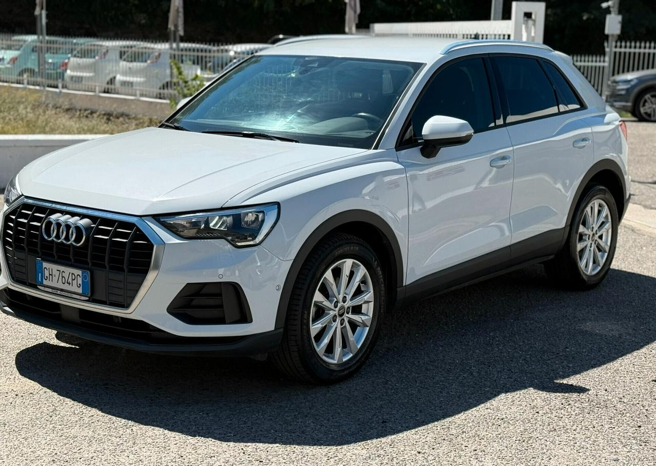 Audi Q3 35 TDI S tronic Business Advanced