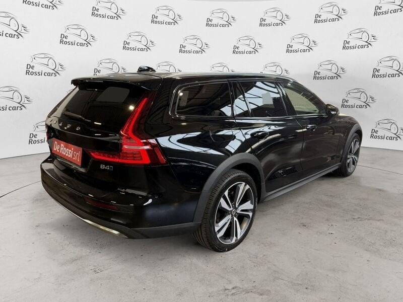 Volvo V60 Cross Country B4 (d) AWD automatico Plus